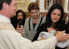 No RS, Dilma acompanha o batismo no neto recém-nascido