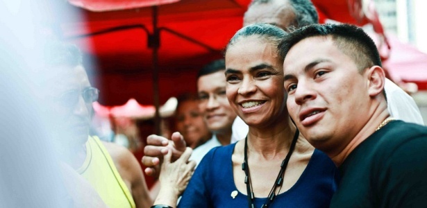 Marina Silva visita bairro de sua infncia na cidade de Manaus (AM)
