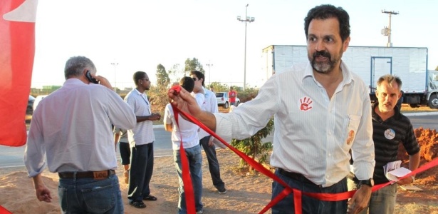 O petista Agnelo Queiroz (f) virou alvo durante debate entre postulantes ao Palcio do Buriti