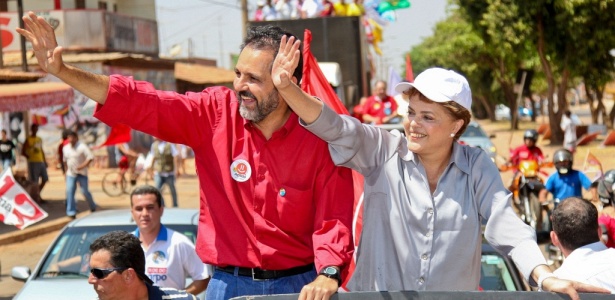 Dilma faz carreata em Ceilndia com o candidato do PT ao governo do DF, Agnelo Queiroz