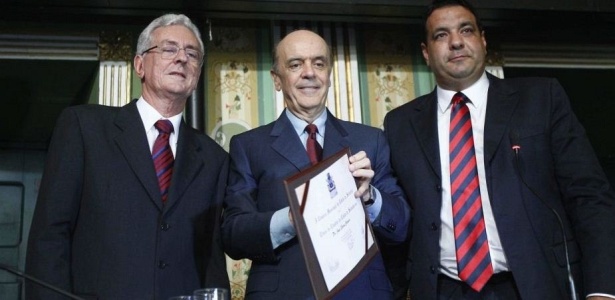 Serra recebe o ttulo de Cidado Soteropolitano na Cmara de Vereadores de Salvador 
