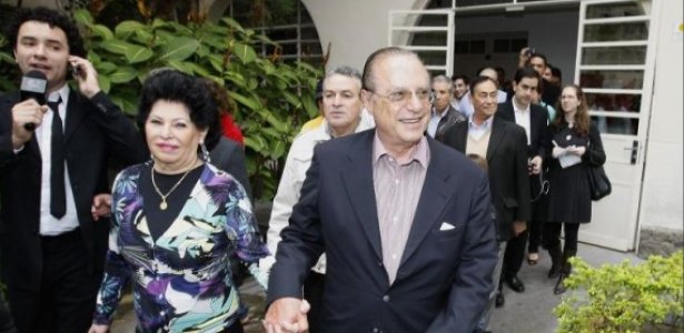 Paulo Maluf, candidato a deputado federal pelo PP, votou ao lado de sua mulher Silvia em SP
