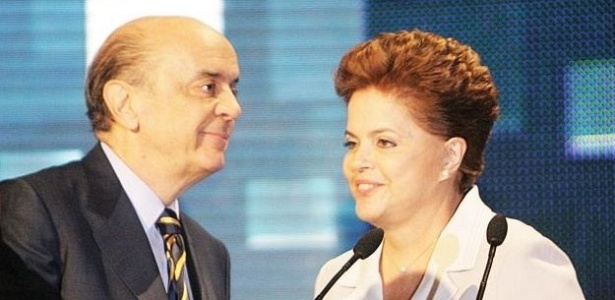 Candidatos José Serra e Dilma Rousseff durante debate na Band (10/10/2010)