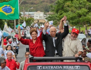 Dilma faz carreata com Lula e o vice Jos Alencar em Belo Horizonte (MG)